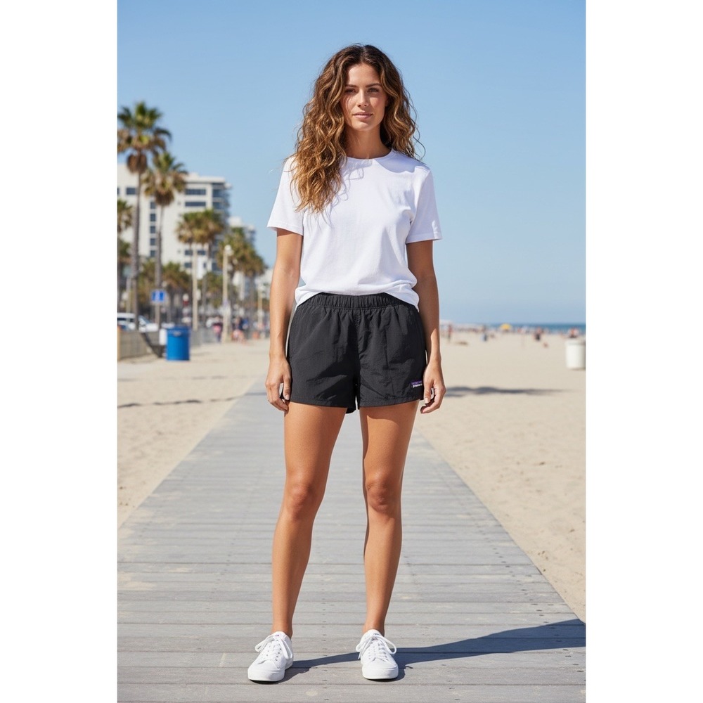 Patagonia Women's Barely Baggies Shorts - 2½ " Size S Black Pockets. Drawstring